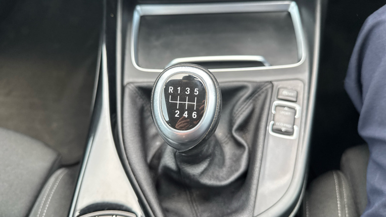 BMW 2 Series 218i Sport 2dr [Nav] Petrol Coupe